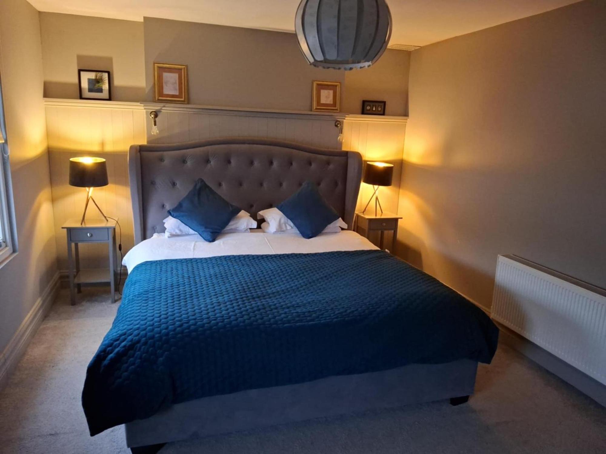 3 Bedroom Luxury Apartment Main Street Cashel  Exteriér fotografie